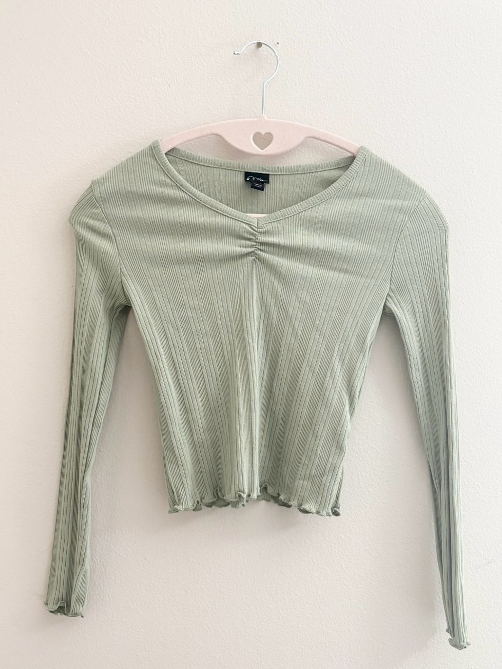 5/$15 🩷 Art Class Light Sage Ribbed Long Sleeve Crop Top